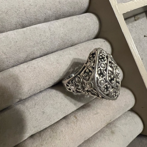 Sterling silver ring size 7 - Picture 10 of 11